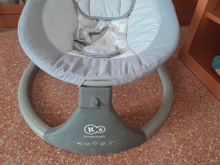 Mecedora bebé Kinderkraft con música