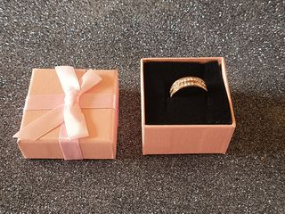 Anillo Rosa Dorado con Cristales