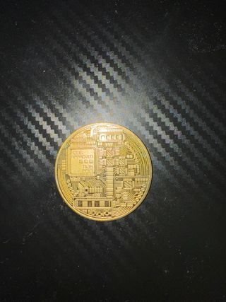 Moneda Bitcoin Chapada en Oro