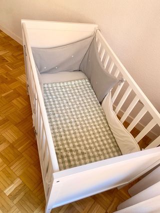 Cuna+ colchon blanca SUNDVIK de Ikea