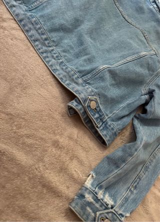 Chaqueta vaquera corta 