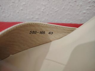 Zapatos planos pedrería beige y plata