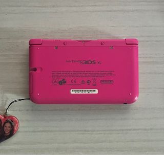 Rara Nintendo 3DS XL Rosa con accessori