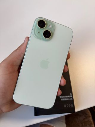 iPhone 15 - 100% Batería 