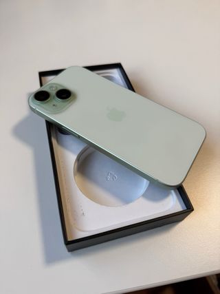 iPhone 15 - 100% Batería 
