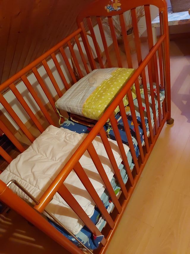 Cuna de bebé de madera 120x60