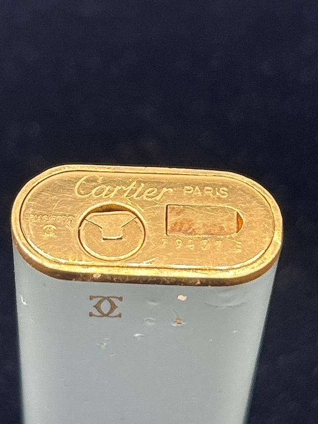 Accendino Cartier in oro e grigio