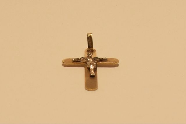 CRUZ DE ORO 18K/2.7Gr