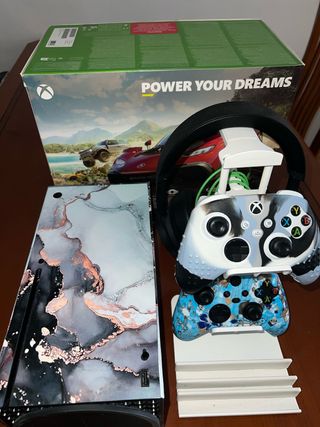 Xbox Series X da 1 TB con accessori