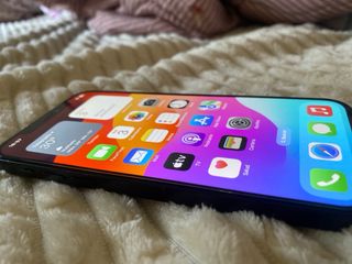 iPhone 12 Buen Estado
