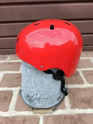 Casco Patinete Rojo