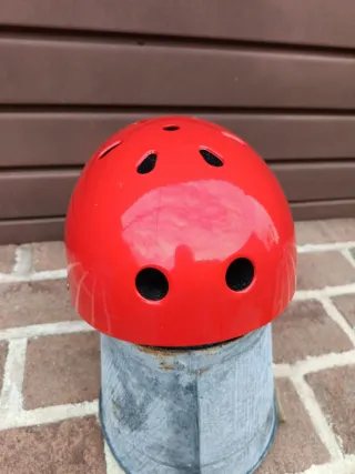 Casco Patinete Rojo