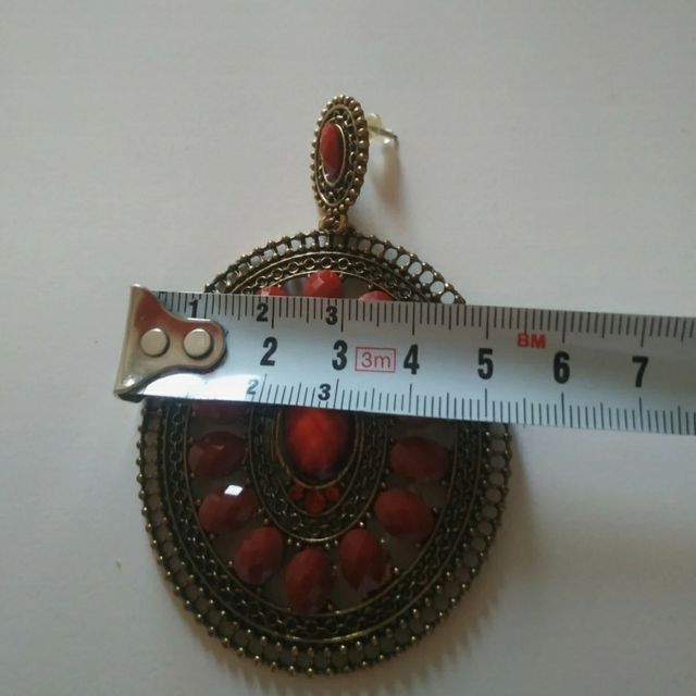 Orecchini pendenti ovali rossi e oro