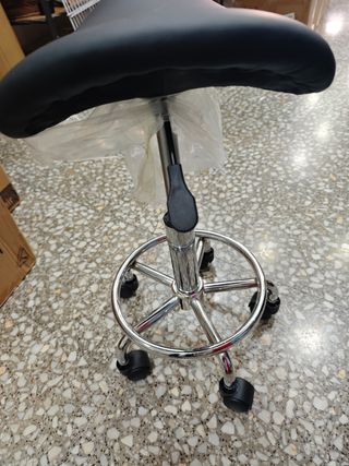 Taburete Ergonómico Sillín Rodante