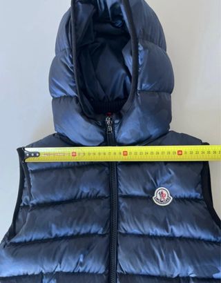 Chaleco de plumas Moncler original para chico