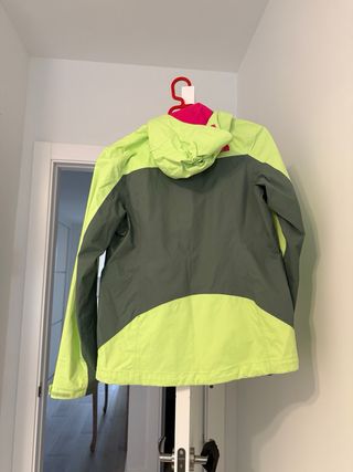 Chaqueta The North Face verde y rosa