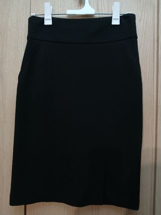 Falda lápiz negra Mango