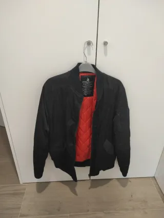 Chaqueta bomber negra forro rojo Talla M/L