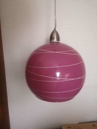 Lámpara Techo Globo Rosa 28cm
Largo 45 cm. 