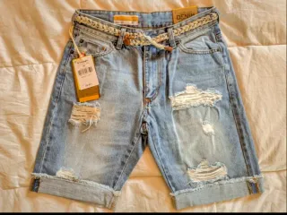 Shorts Vaqueros Desgastados Talla M a estrenar.