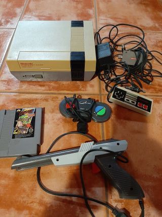 Nintendo NES 1985 Beige LEER