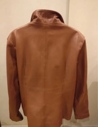 Chaqueta de piel marrón