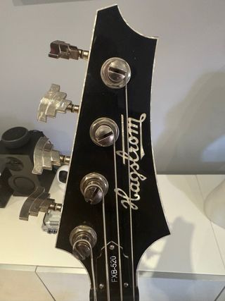 Bajo eléctrico Hagstrom FXB-520 Ultralux