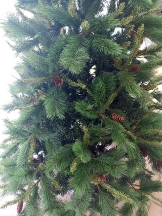 Albero di Natale con pigne