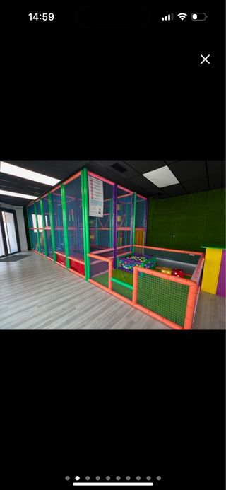 Parque de bolas infantil en perfecto estado