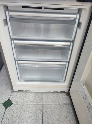 NECERA MARCA BOSCH INOX A+ 185X60CM CON GARANTIA