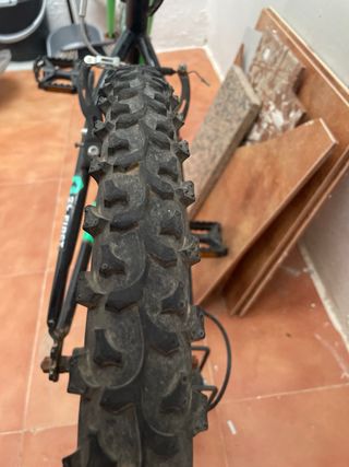 Bicicleta Montaña Negra y Verde Denbike 24