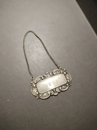 Segno della bottiglia di whisky