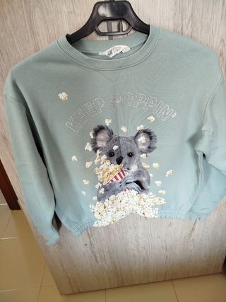 Sudadera H&M verde con koala y palomitas