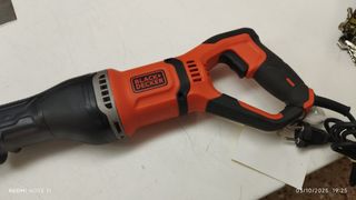 Sierra sable Black+Decker