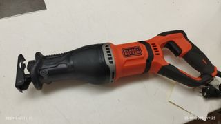 Sierra sable Black+Decker