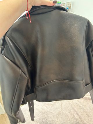 Chaqueta Cuero Zara Mujer Negra. Totalmente nueva.