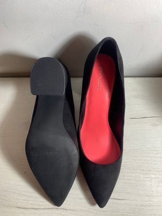 Zapatos marca Even&Odd de vestir negros.