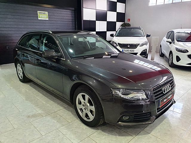 Audi A4, XENON, sensores, 6 velocidades