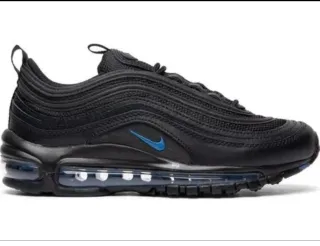 NIKE T/ 38