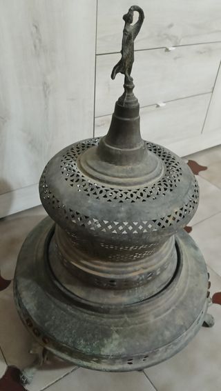 Braciere antico in ottone con figura