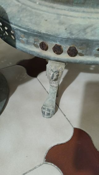 Braciere antico in ottone con figura