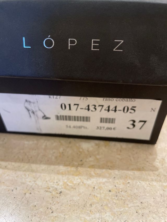 Zapatos Pura López azules y morados