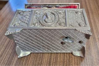 Caja de música antigua