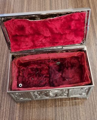 Caja de música antigua