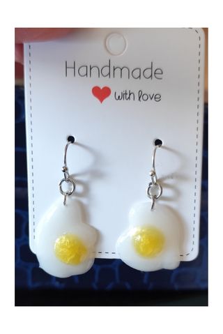 Pendientes divertidos de huevo frito