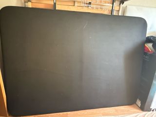 Base tapizada negra para cama