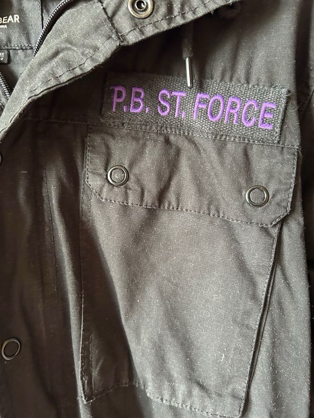 Sobrecamisa Negra con Capucha