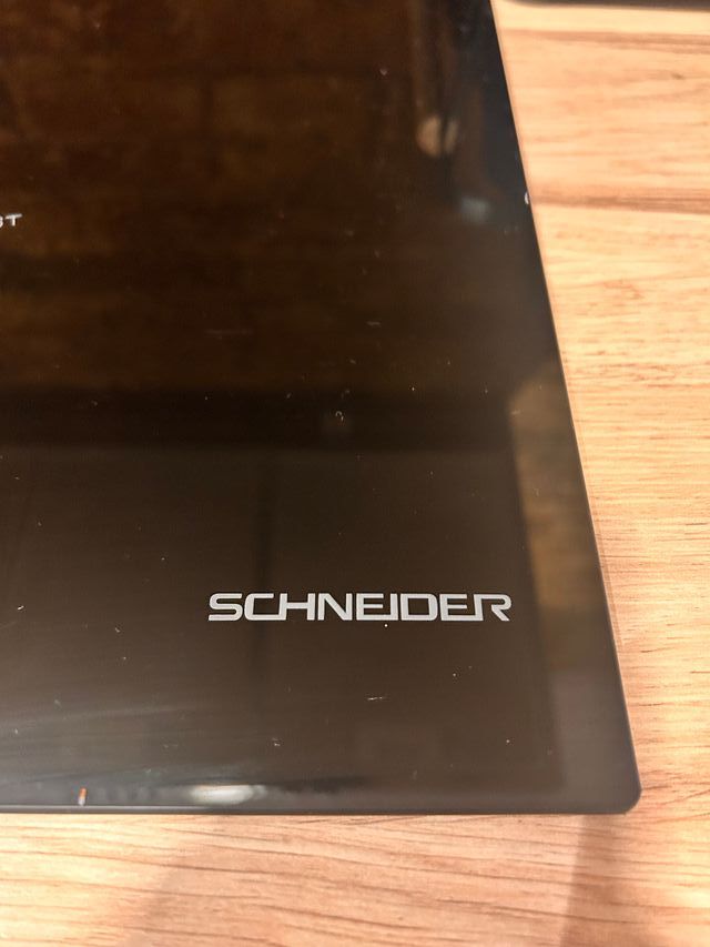Placa de inducción Schneider con 2 años garantía!