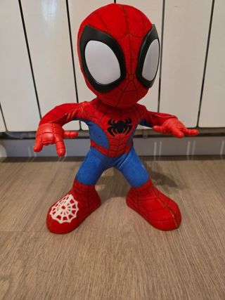 Spider-Man Peluche Baila y Gatea