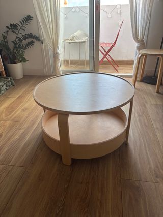 Mesa auxiliar redonda de madera Ikea